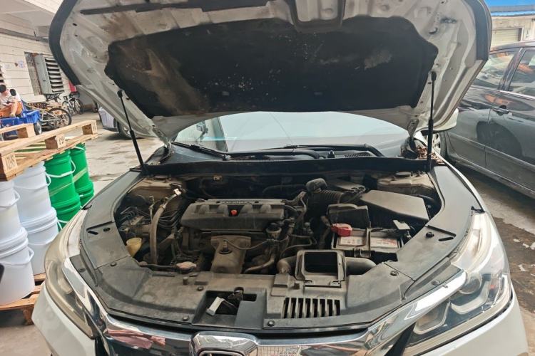 Used Honda Accord 2016 2.0L Comfort Edition Engine Bay
