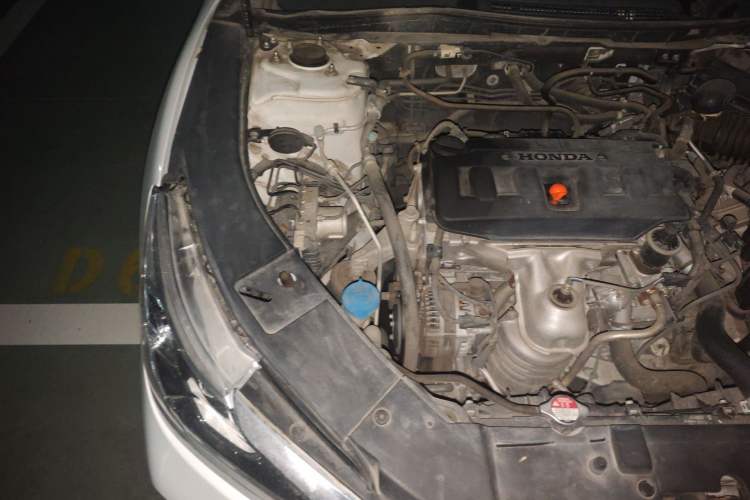 Used Honda Accord 2016 2.0L Comfort Edition Engine Bay Right