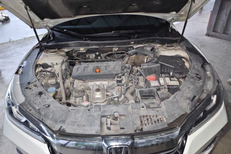 Used Honda Accord 2016 2.0L Comfort Edition Engine Bay