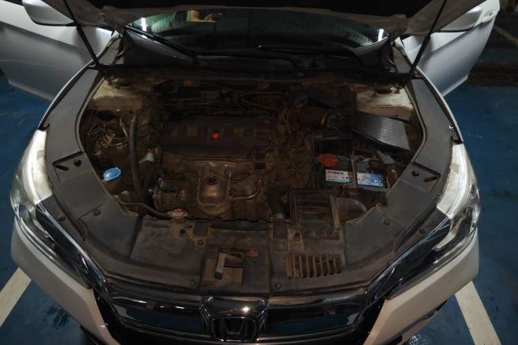 Used Honda Accord 2016 2.0L Comfort Edition Engine Bay