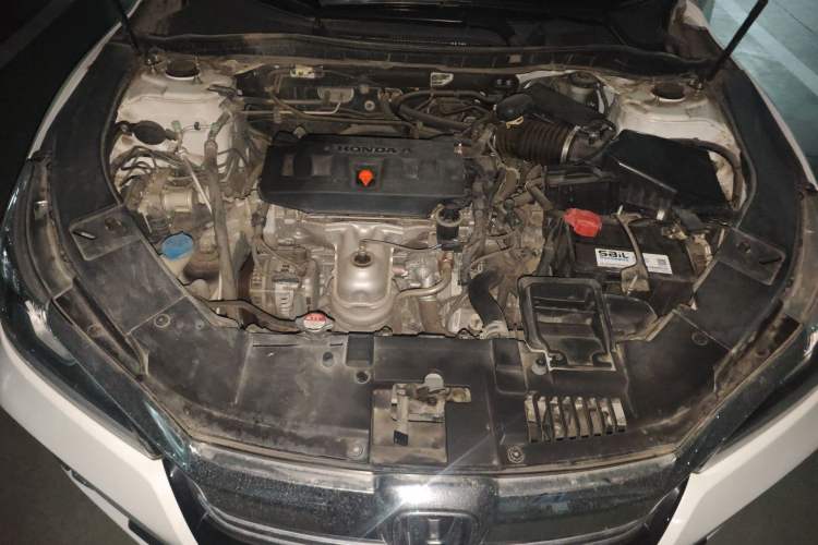Used Honda Accord 2016 2.0L Comfort Edition Engine Bay