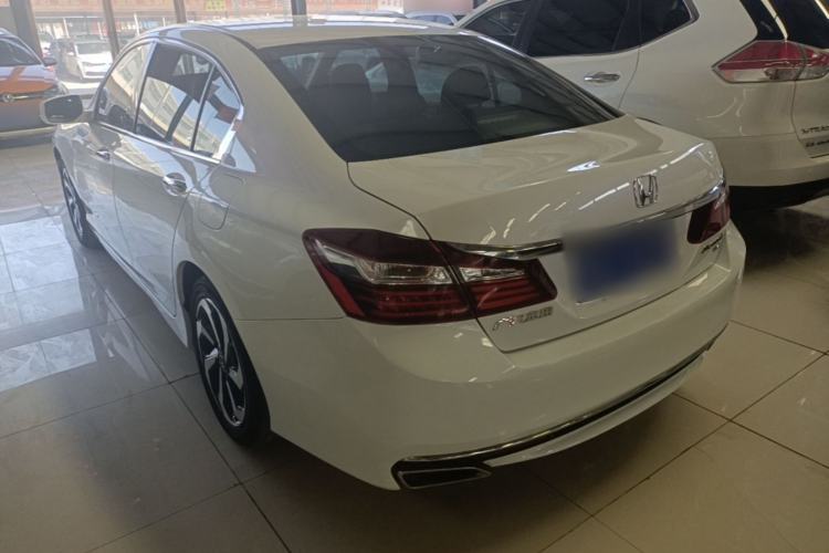 Used Honda Accord 2016 2.4L Luxury Edition Exterior 2