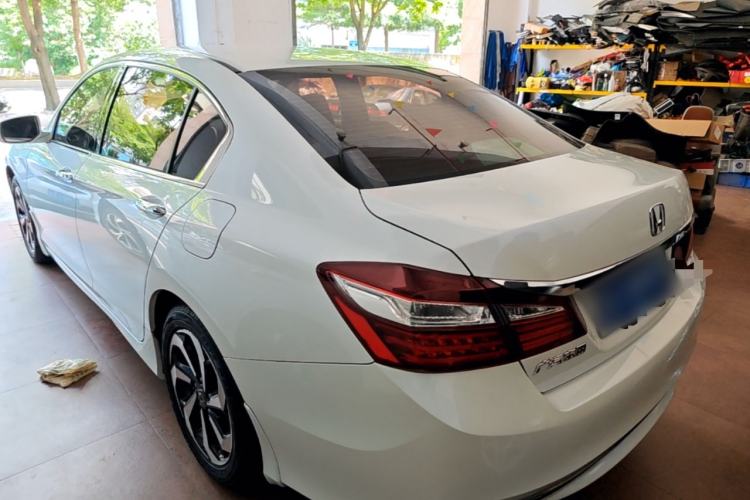 Used Honda Accord 2016 2.4L Luxury Edition Exterior 2