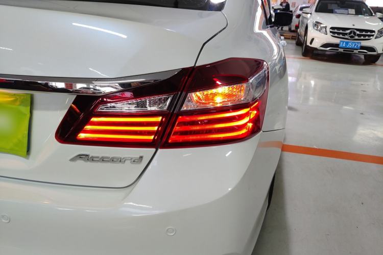 Used Honda Accord 2016 2.0L Elite Edition Exterior 2