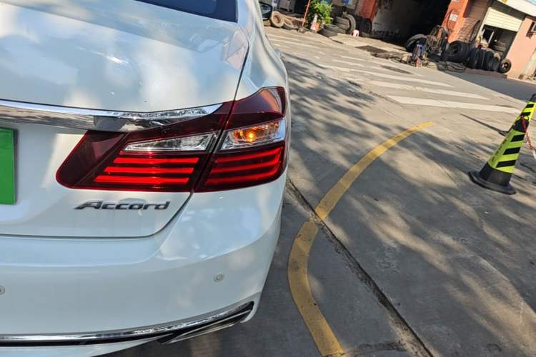 Used Honda Accord 2016 2.0L Comfort Edition Exterior 3