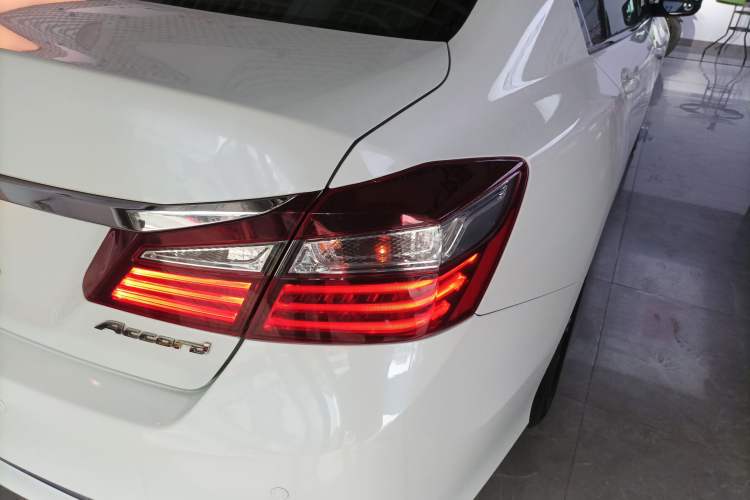 Used Honda Accord 2016 2.0L Comfort Edition Exterior 3