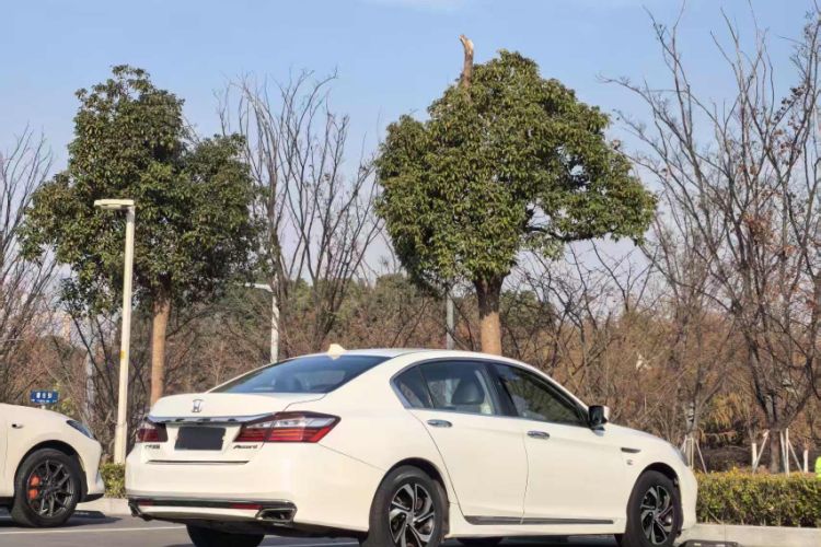Used Honda Accord 2016 2.0L Elite Edition Exterior 3