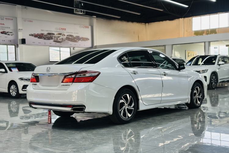 Used Honda Accord 2016 2.0L Comfort Edition Exterior 4