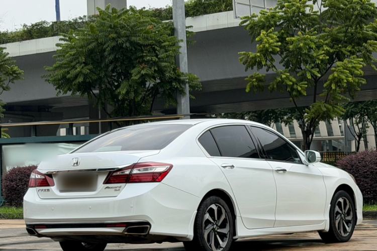 Used Honda Accord 2016 2.4L Comfort Edition Exterior 4