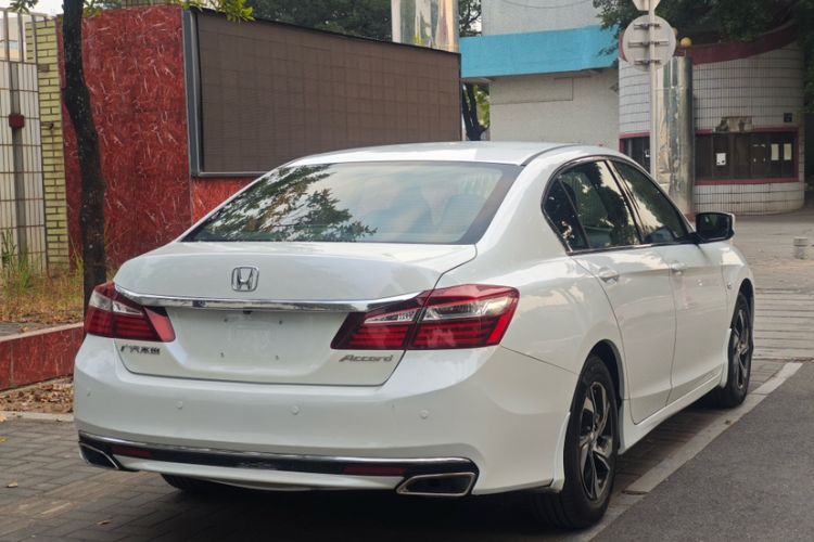 Used Honda Accord 2016 2.0L Elite Edition Exterior 4