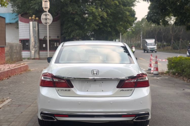 Used Honda Accord 2016 2.0L Elite Edition Exterior 5
