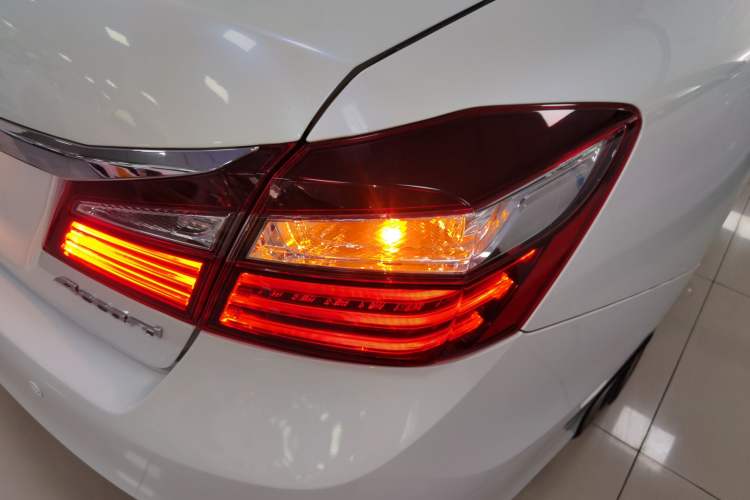 Used Honda Accord 2016 2.0L Elite Edition Exterior 6