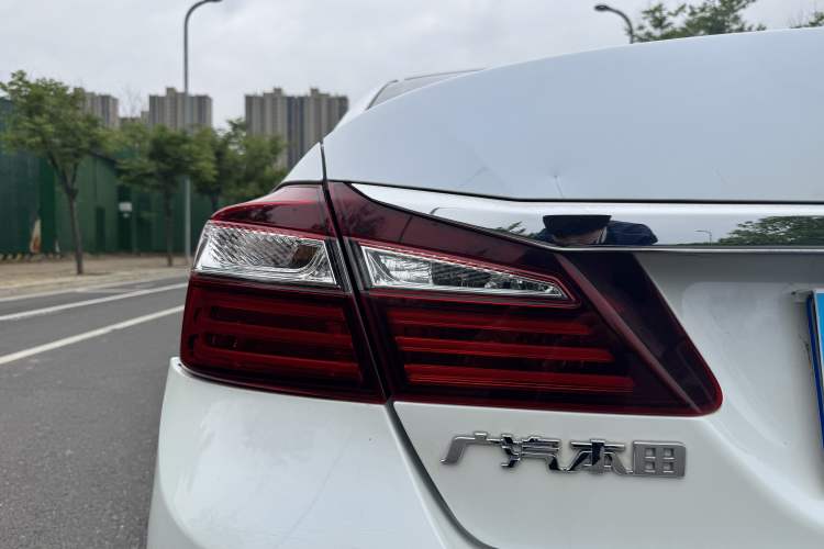 Used Honda Accord 2016 2.0L Comfort Edition Exterior 8