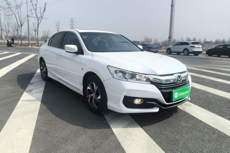Used Honda Accord 2016 2.0L Comfort Edition Front Right 45 Deg