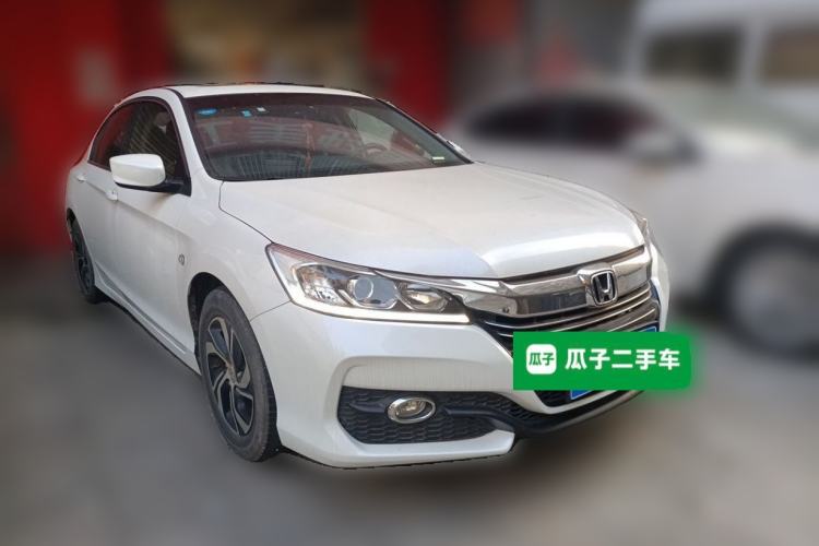 Used Honda Accord 2016 2.0L Comfort Edition Front Right 45 Deg