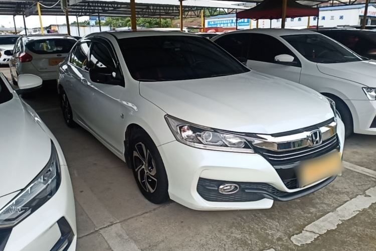 Used Honda Accord 2016 2.0L Comfort Edition Front Right 45 Deg