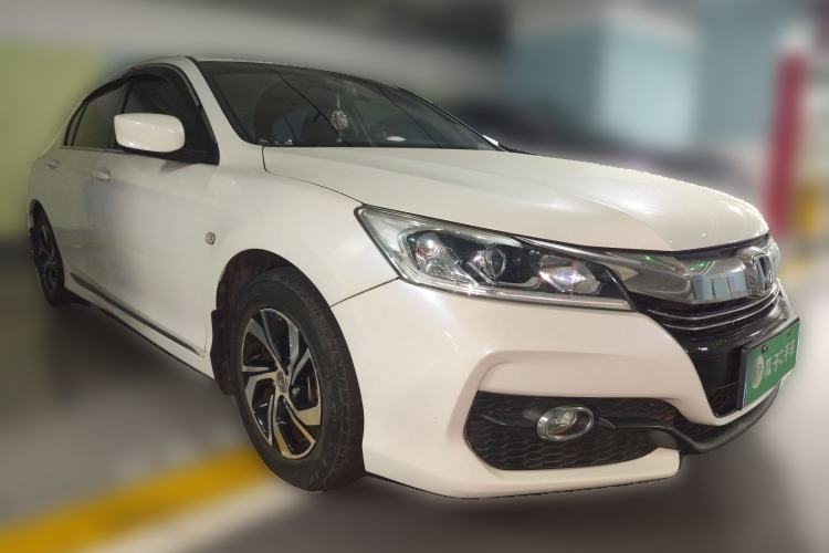 Used Honda Accord 2016 2.0L Comfort Edition Front Right 45 Deg