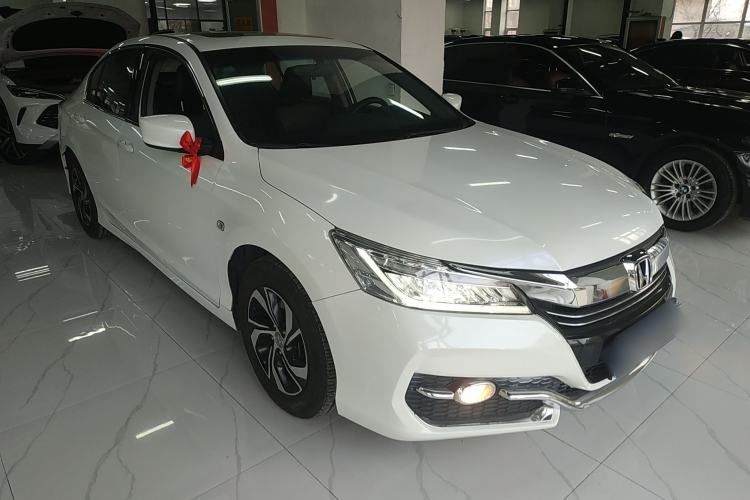 Used Honda Accord 2016 2.0L Elite Edition Front Right 45 Deg