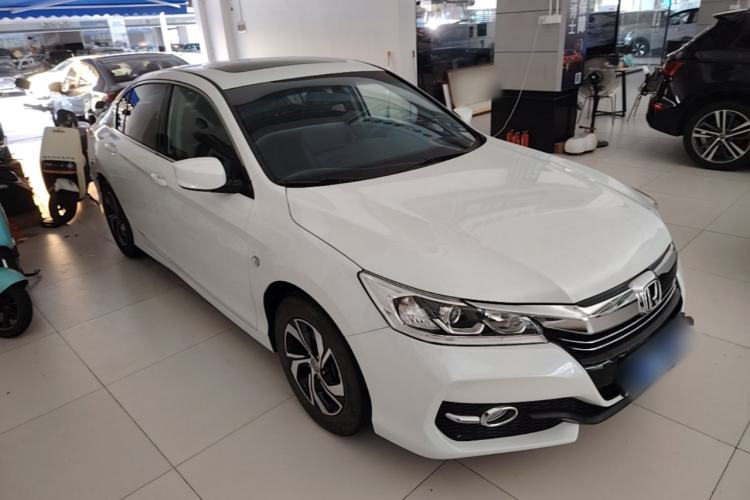 Used Honda Accord 2016 2.0L Comfort Edition Front Right 45 Deg