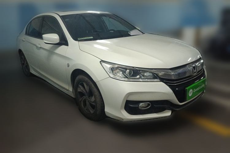 Used Honda Accord 2016 2.0L Comfort Edition Front Right 45 Deg