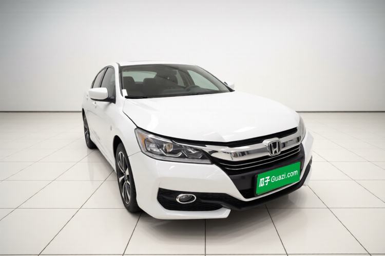 Used Honda Accord 2016 2.0L Comfort Edition Front Right 45 Deg