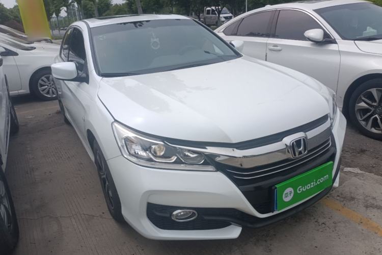 Used Honda Accord 2016 2.0L Comfort Edition Front Right 45 Deg