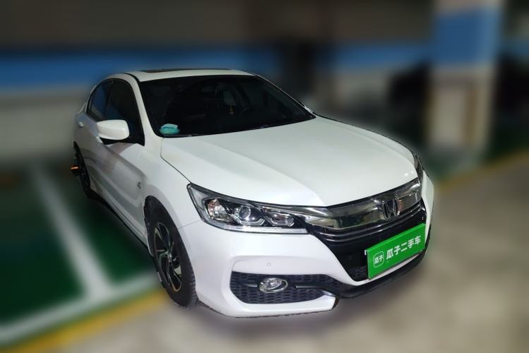 Used Honda Accord 2016 2.0L Elite Edition Front Right 45 Deg