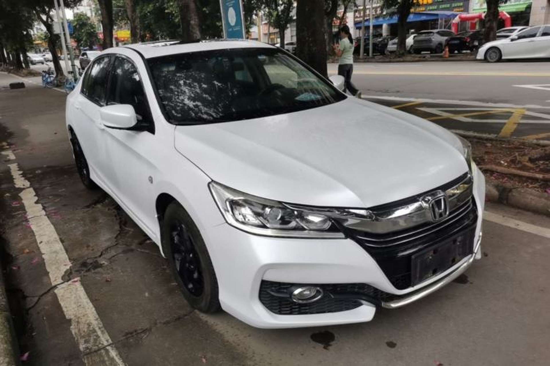 Used Honda Accord 2016 2.0L Elite Edition Front Right 45 Deg