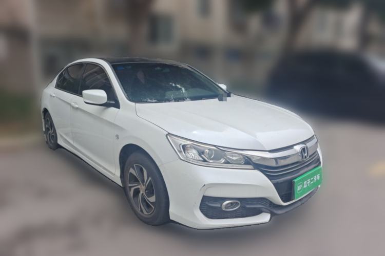 Used Honda Accord 2016 2.0L Comfort Edition Front Right 45 Deg