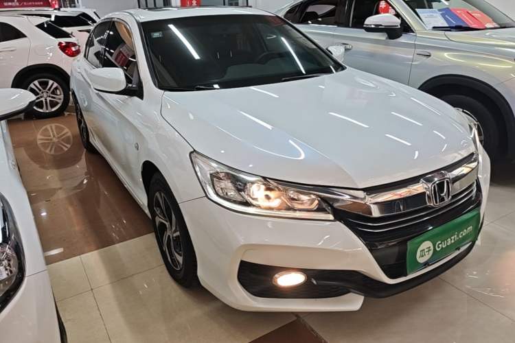 Used Honda Accord 2016 2.0L Comfort Edition Front Right 45 Deg