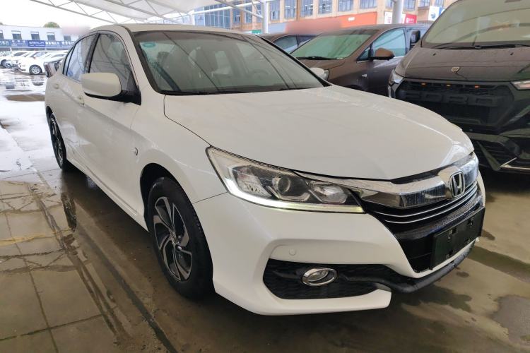 Used Honda Accord 2016 2.0L Elite Edition Front Right 45 Deg