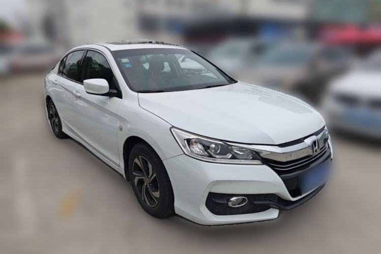 Used Honda Accord 2016 2.0L Comfort Edition Front Right 45 Deg