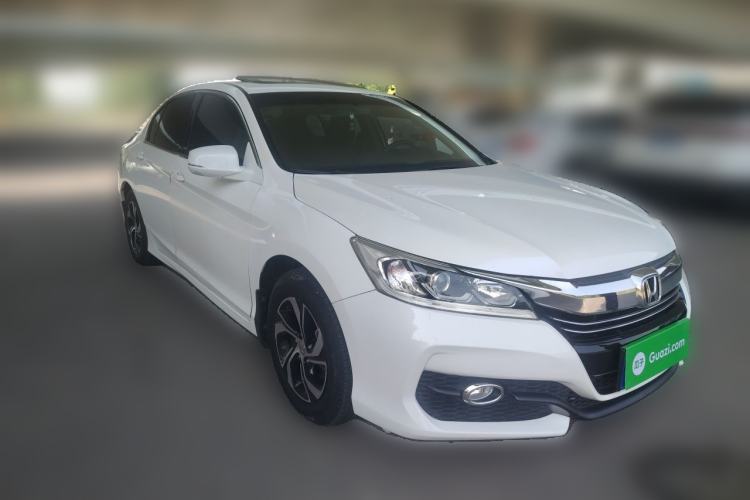 Used Honda Accord 2016 2.0L Luxury Edition Front Right 45 Deg