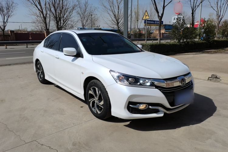 Used Honda Accord 2016 2.0L Comfort Edition Front Right 45 Deg
