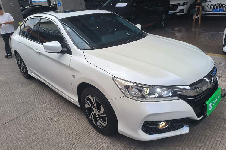 Used Honda Accord 2016 2.0L Comfort Edition Front Right 45 Deg