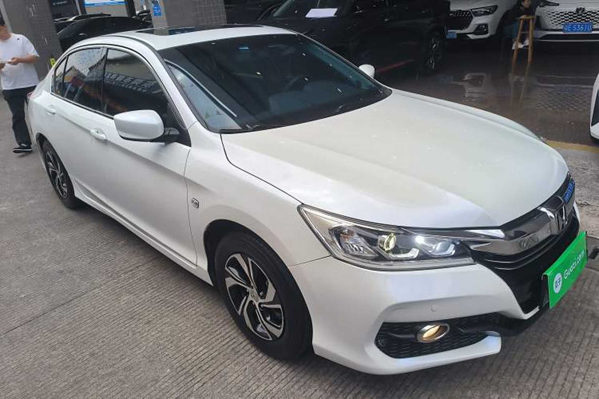 Used Honda Accord 2016 2.0L Comfort Edition Front Right 45 Deg