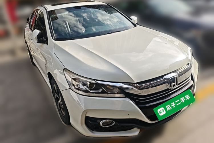 Used Honda Accord 2016 2.0L Comfort Edition Front Right 45 Deg