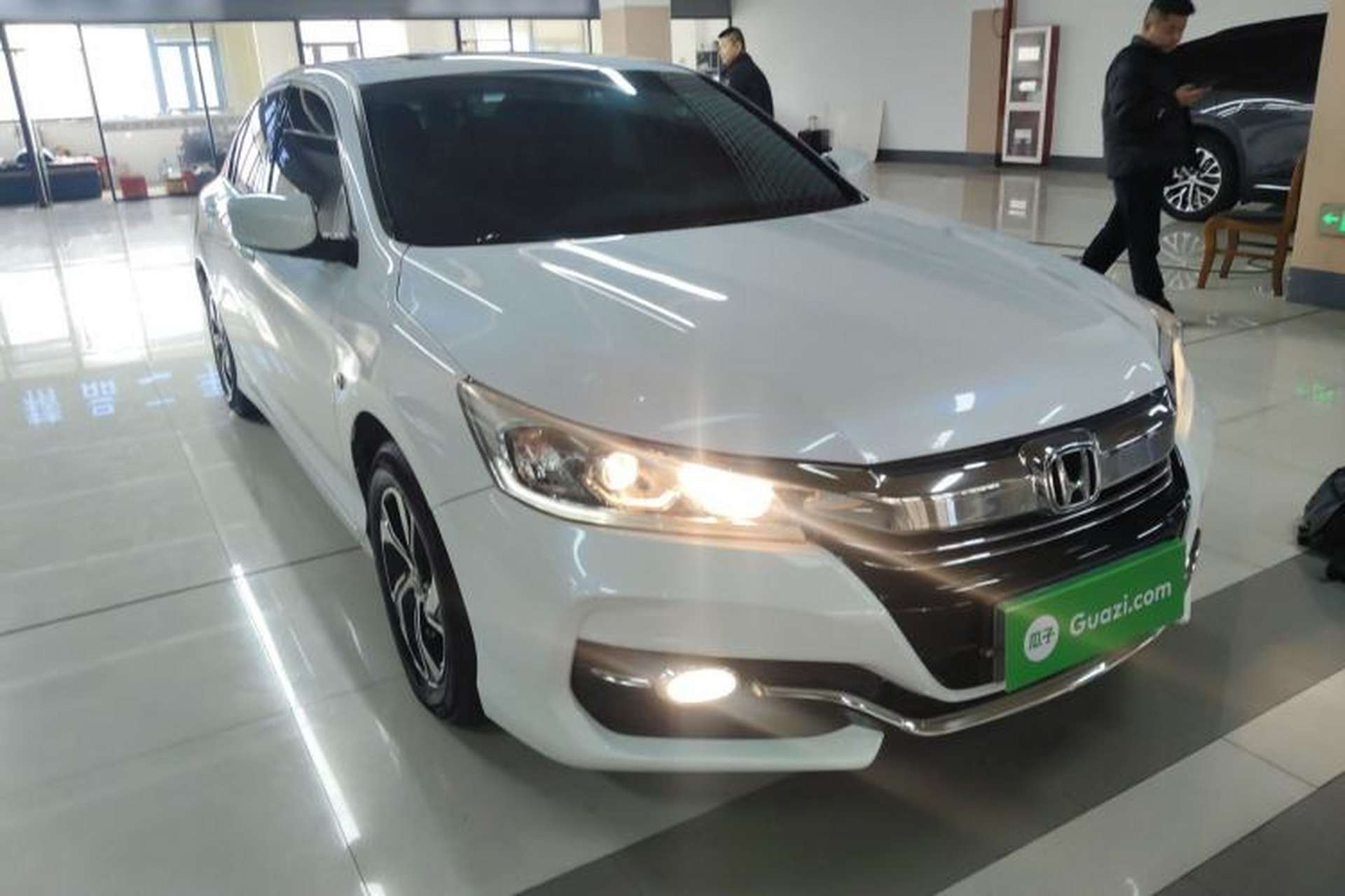 Used Honda Accord 2016 2.0L Comfort Edition Front Right 45 Deg