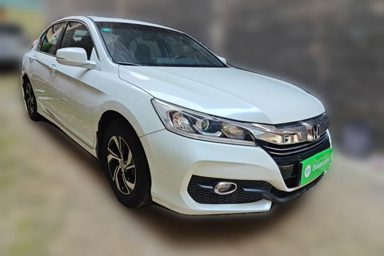 Used Honda Accord 2016 2.0L Luxury Edition Front Right 45 Deg