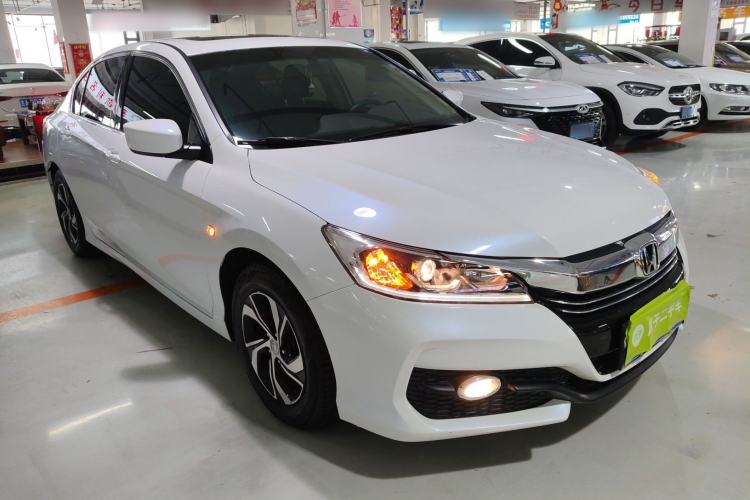 Used Honda Accord 2016 2.0L Elite Edition Front Right 45 Deg