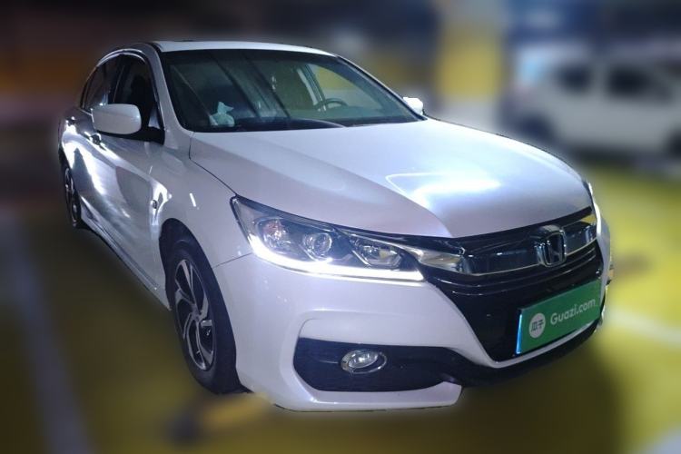 Used Honda Accord 2016 2.0L Comfort Edition Front Right 45 Deg