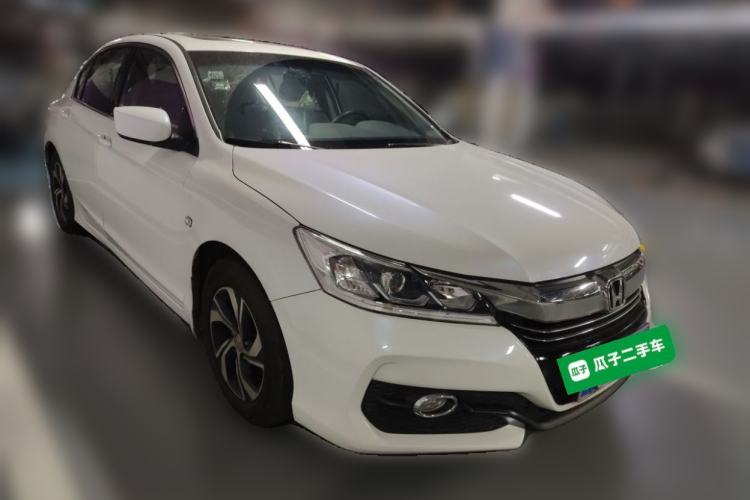 Used Honda Accord 2016 2.0L Comfort Edition Front Right 45 Deg