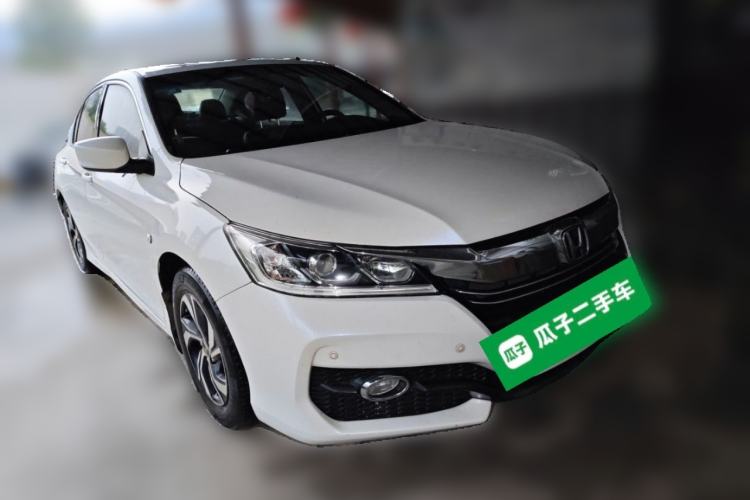Used Honda Accord 2016 2.0L Comfort Edition Front Right 45 Deg