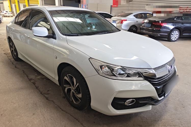Used Honda Accord 2016 2.0L Comfort Edition Front Right 45 Deg