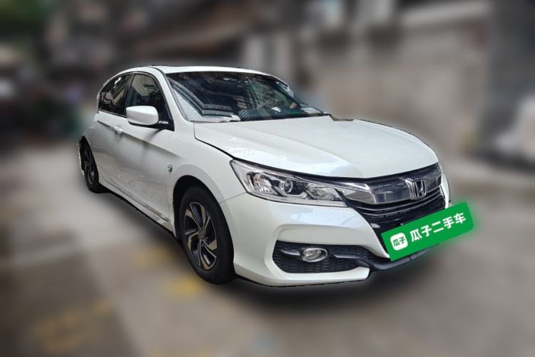 Used Honda Accord 2016 2.0L Comfort Edition Front Right 45 Deg
