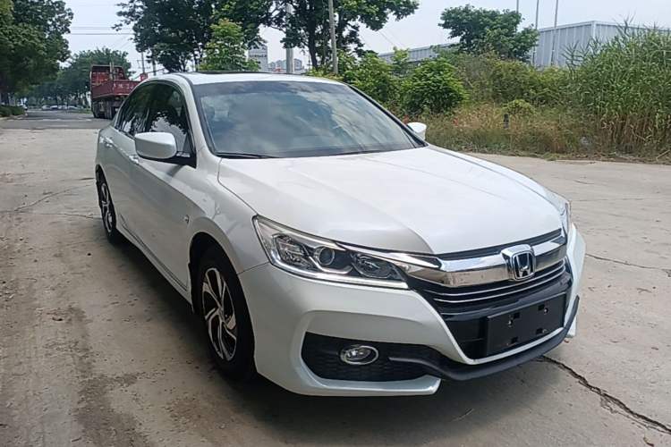 Used Honda Accord 2016 2.0L Comfort Edition Front Right 45 Deg
