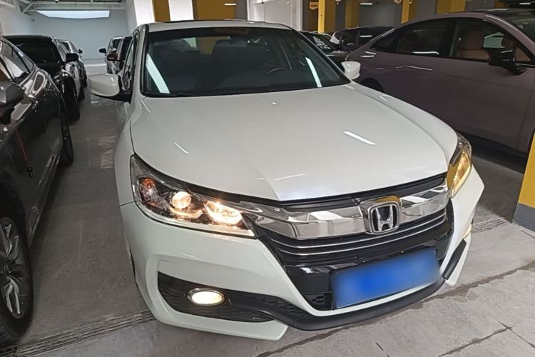 Used Honda Accord 2016 2.0L Elite Edition Front Right 45 Deg
