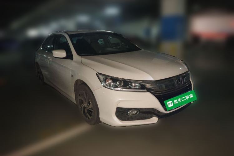 Used Honda Accord 2016 2.0L Comfort Edition Front Right 45 Deg