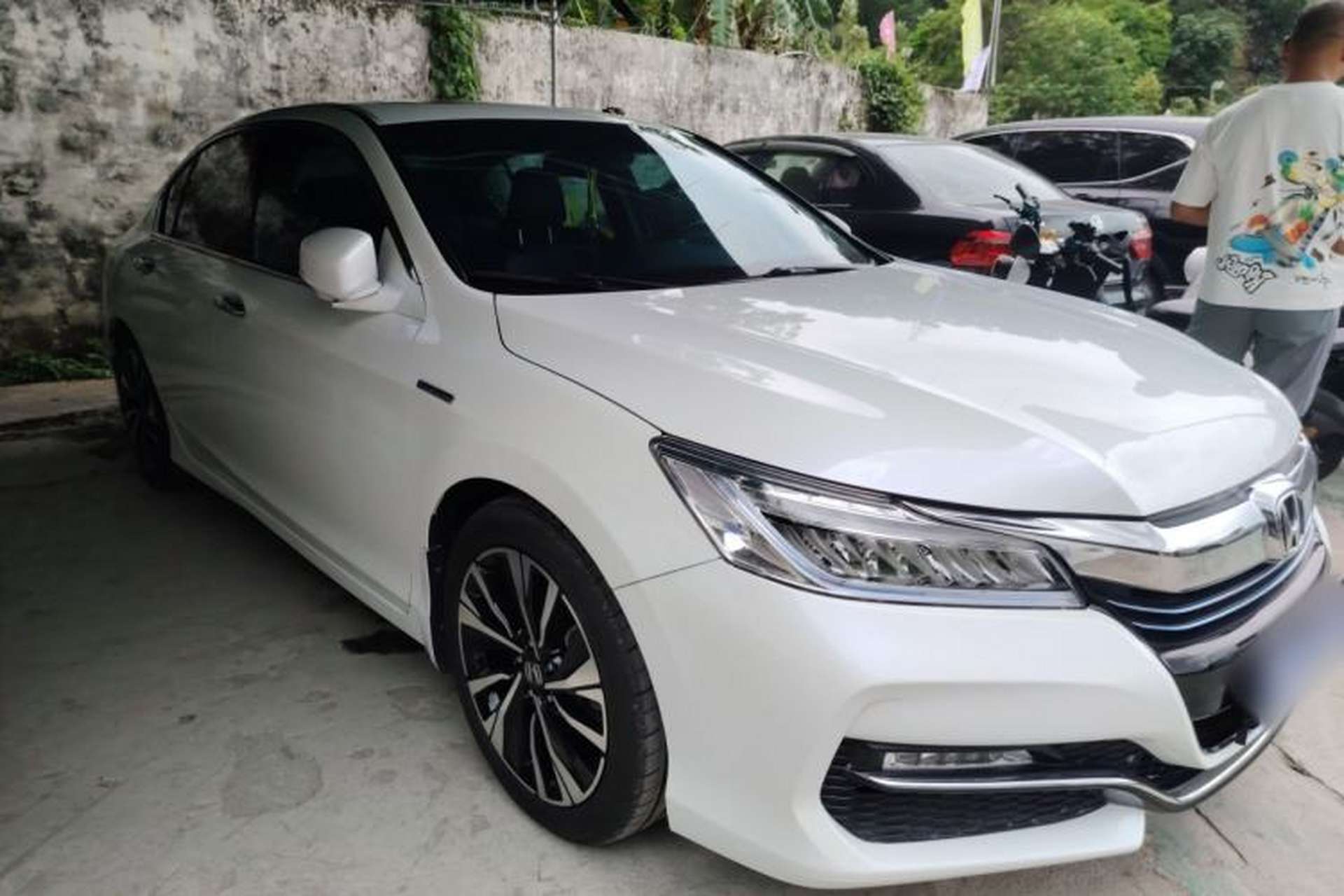 Used Honda Accord 2016 Hybrid 2.0L Rui Ling Edition Front Right 45 Deg