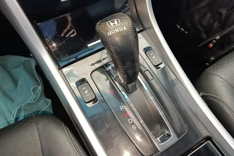 Used Honda Accord 2016 2.0L Elite Edition Gear Lever